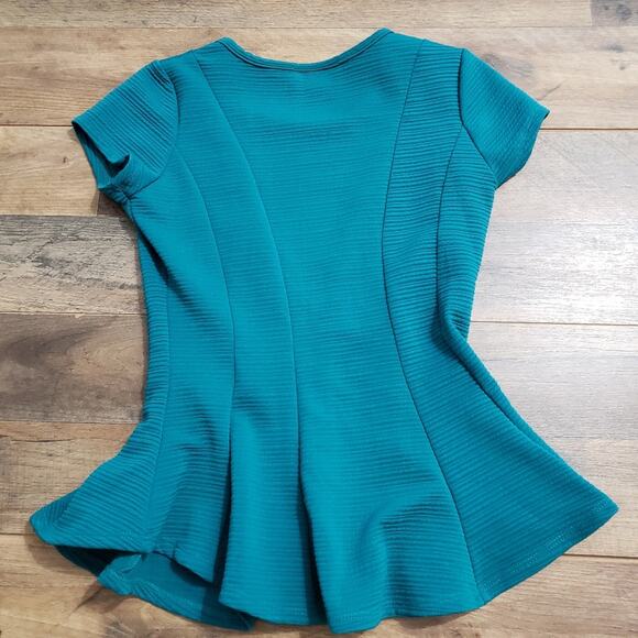 Iz Byer Teal Textured Scoopneck Capped Sleeve Peplum Stretch Pullover Top XS - Picture 3 of 6